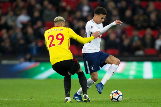 凭借其机动 凭借其机动