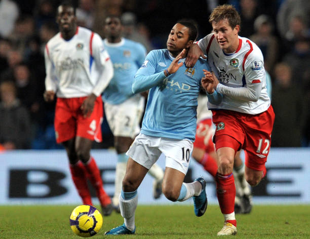 足球的长期 足球的长期